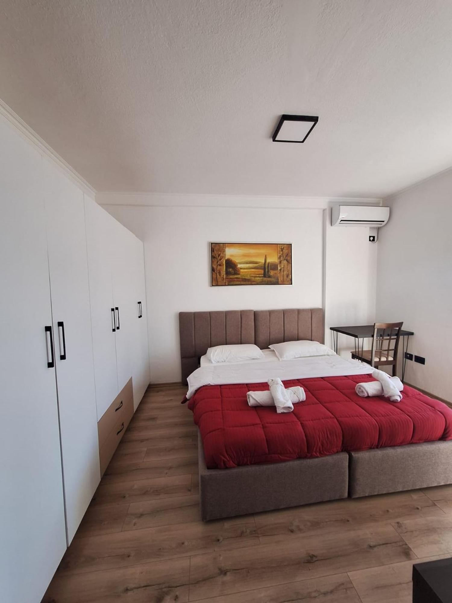 Albania Apartment Near Tirana City Center Double Or Twin Bed Εξωτερικό φωτογραφία